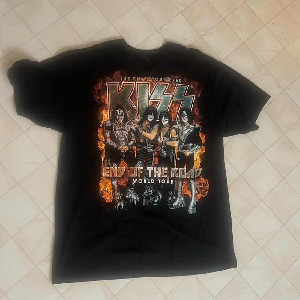 Men’s Kiss concert t shirt